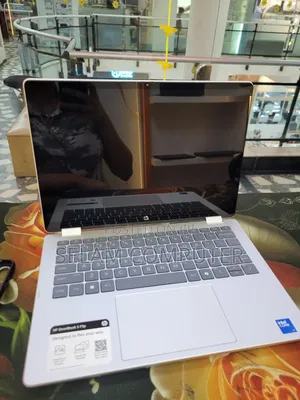New Laptop HP OmniBook 5 Flip 16GB Intel Core 7 SSD 512GB