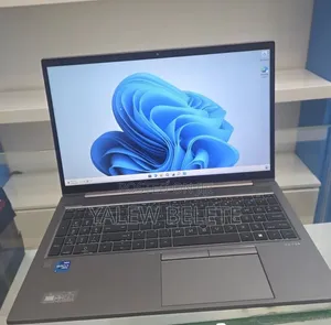 New Laptop HP ZBook Firefly G8 16GB Intel Core i7 SSD 512GB