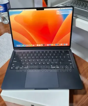 New Laptop Apple MacBook Air 2022 M2 8GB Apple M2 SSD 256GB