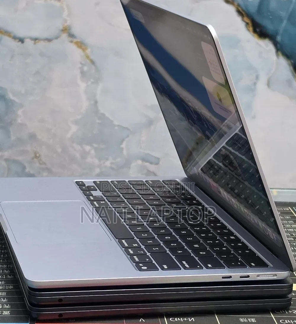 New Laptop Apple MacBook Air 2025 M4 16GB Apple M4 SSD 256GB