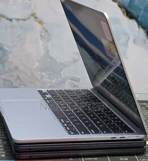 New Laptop Apple MacBook Air 2025 M4 16GB Apple M4 SSD 256GB