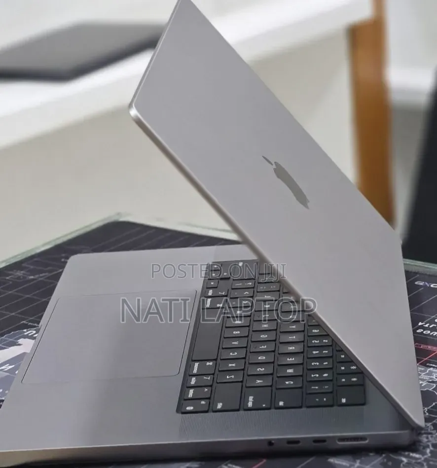 New Laptop Apple MacBook Pro 2023 M2 Pro 16GB Apple M2 SSD 512GB