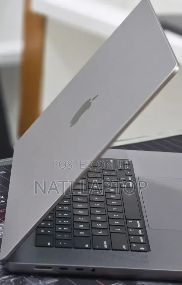 New Laptop Apple MacBook Pro 2023 M2 Pro 16GB Apple M2 SSD 512GB