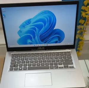 New Laptop Asus Vivobook 14 8GB Intel Core i7 SSD 256GB