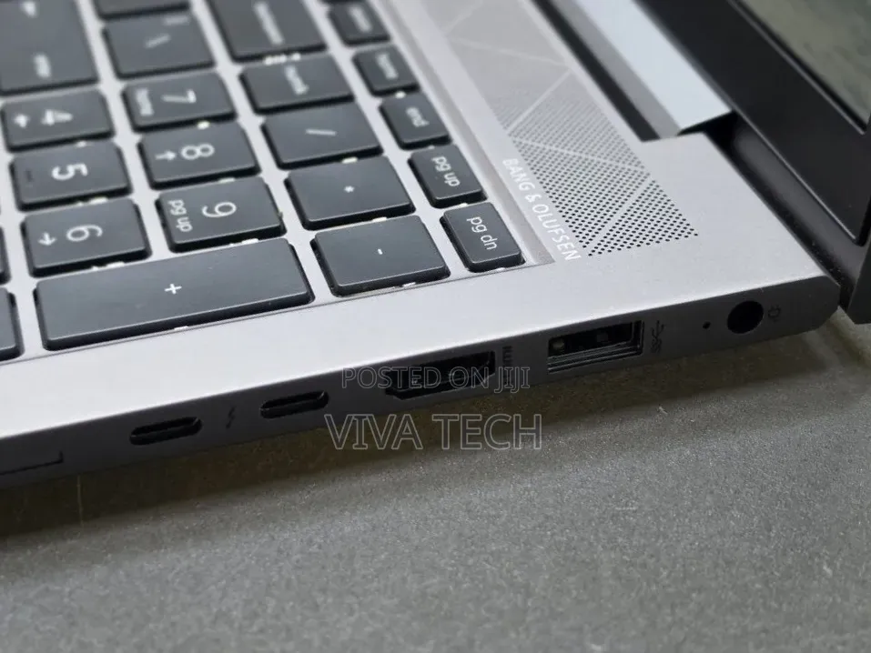 New Laptop HP ZBook Firefly G8 16GB Intel Core i5 SSD 512GB