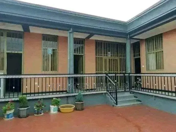 Furnished 2bdrm Villa in Bole for sale
