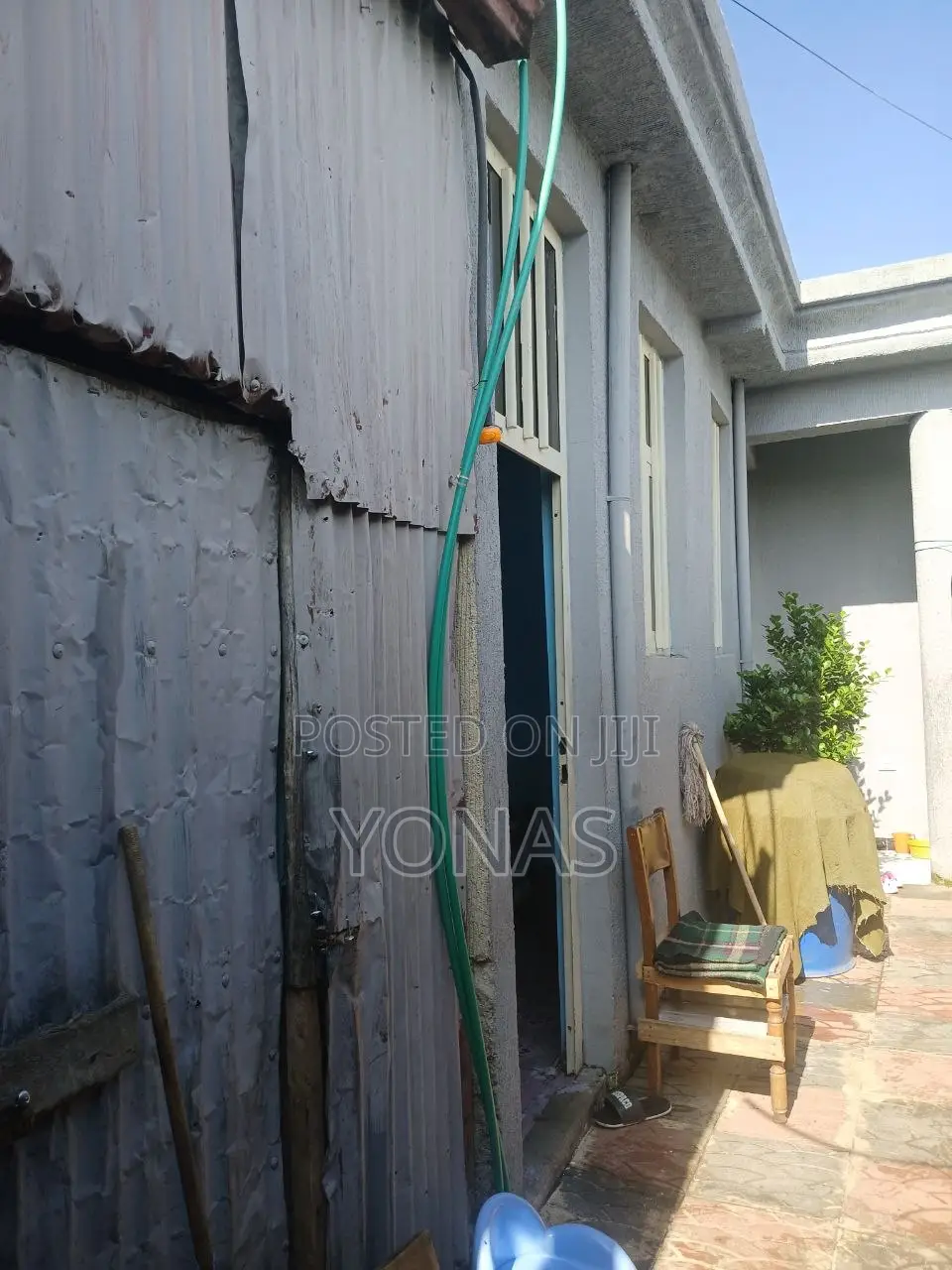 5bdrm House in Akaky Kaliti for sale