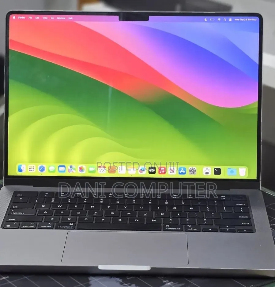 New Laptop Apple MacBook Pro 2023 M3 8GB Intel Core M3 SSD 512GB