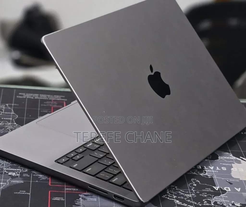 New Laptop Apple MacBook Pro 2023 M3 8GB Apple M3 Pro SSD 512GB