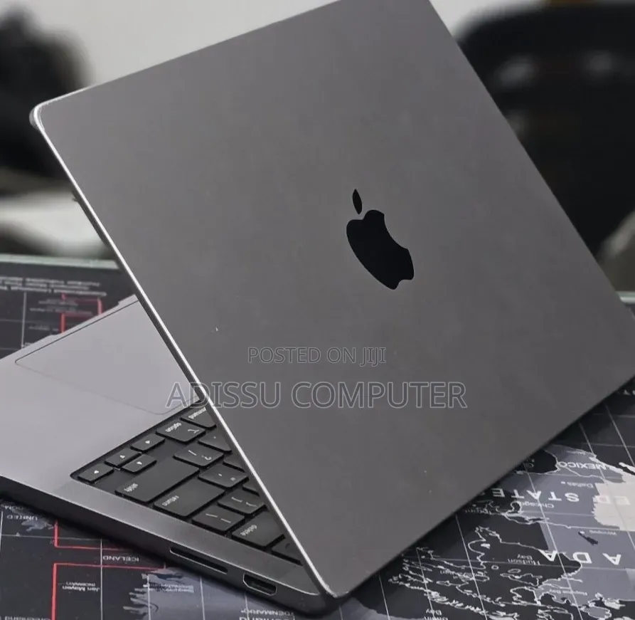 New Laptop Apple MacBook Pro 2023 M3 8GB Apple M2 SSD 512GB