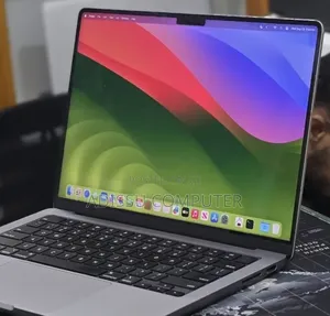 New Laptop Apple MacBook Pro 2023 M3 8GB Apple M2 SSD 512GB