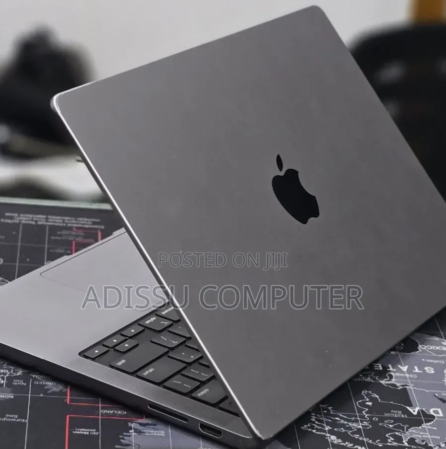 New Laptop Apple MacBook Pro 2023 M3 8GB Apple M2 SSD 512GB