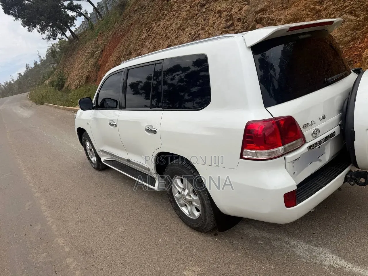 Toyota Land Cruiser 2009 White