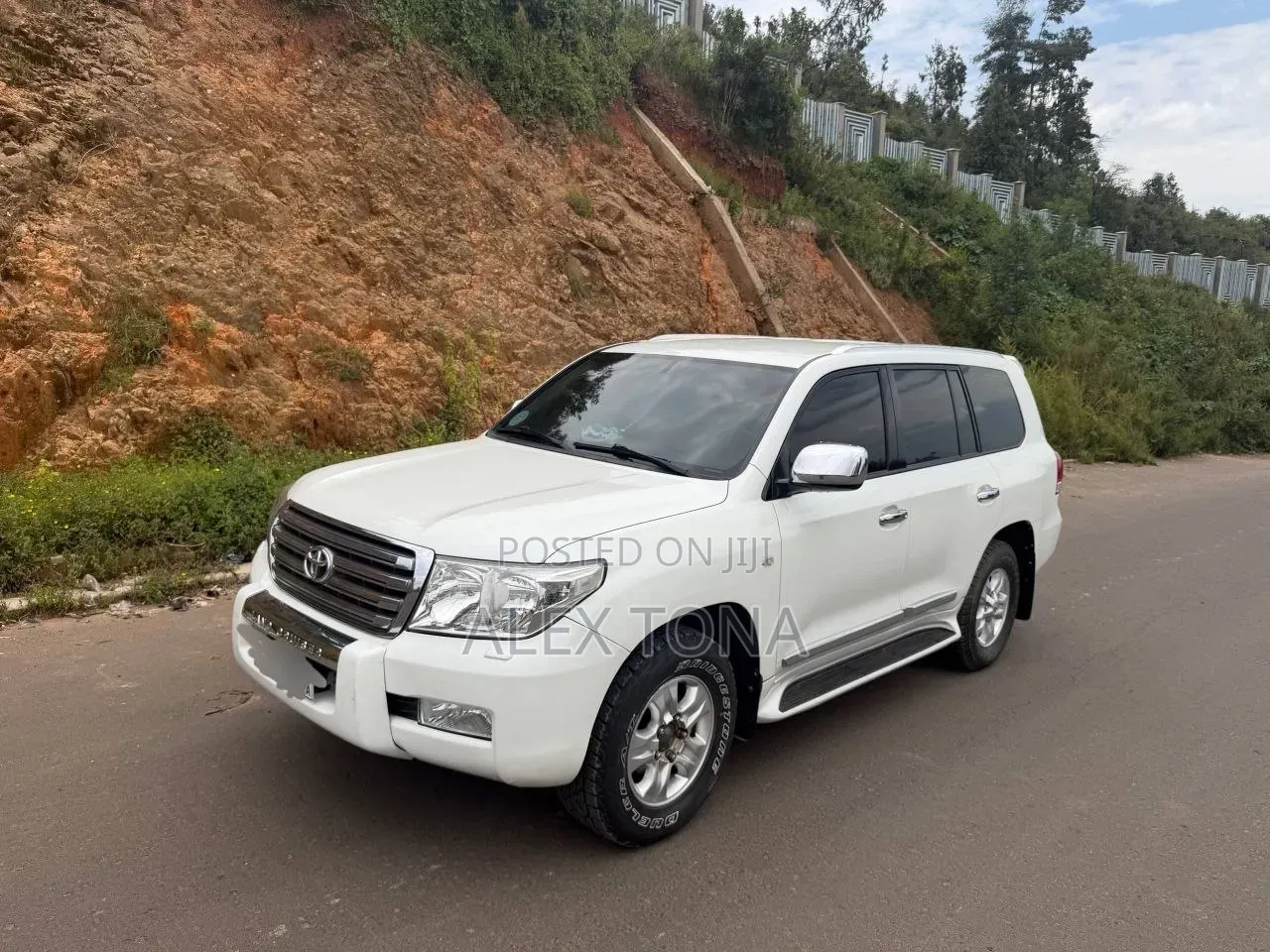 Toyota Land Cruiser 2009 White