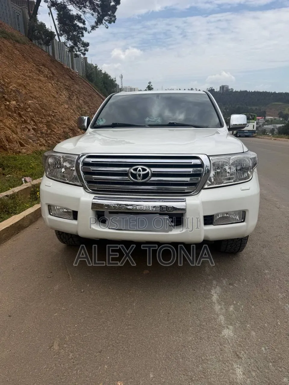 Toyota Land Cruiser 2009 White