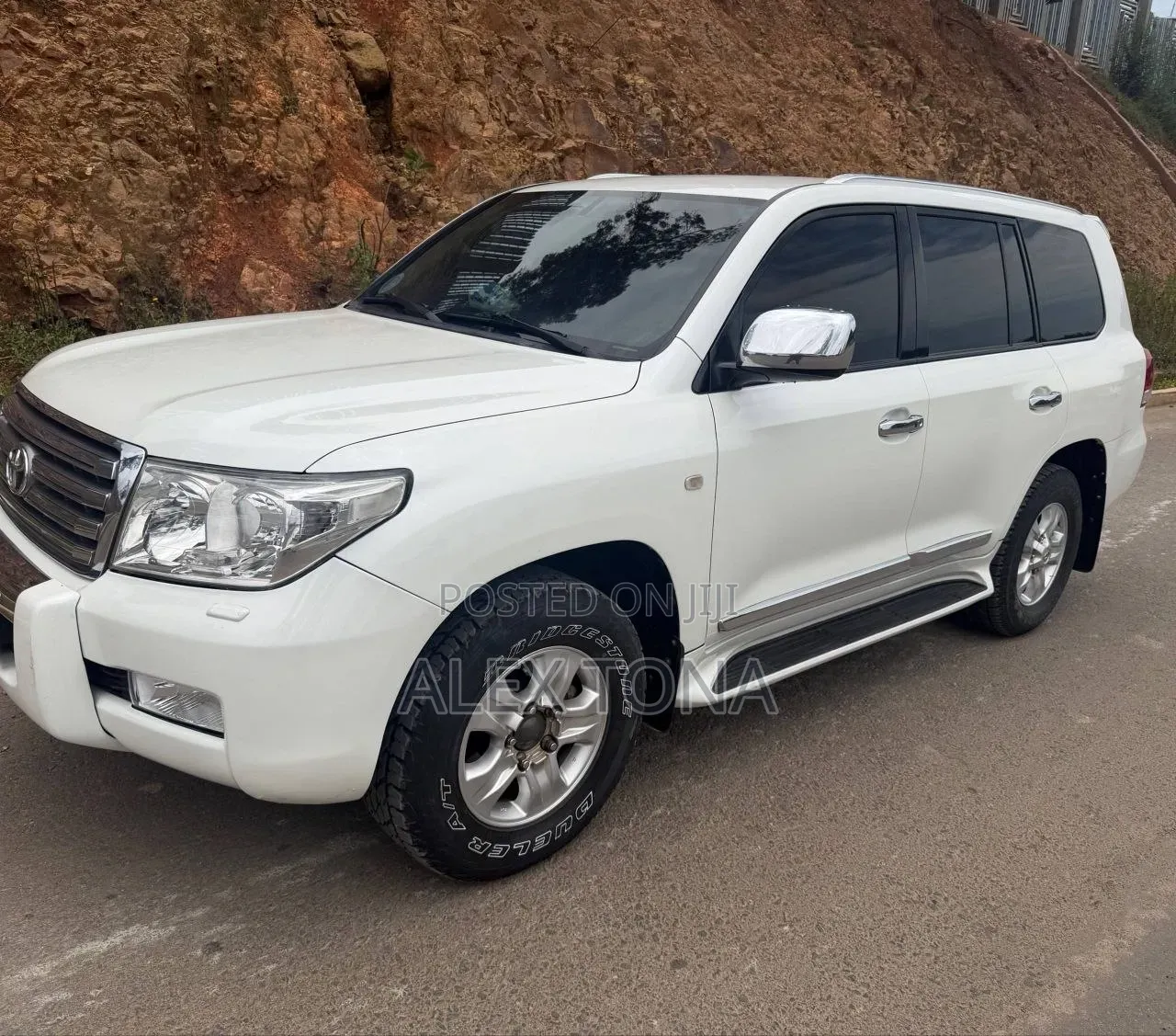 Toyota Land Cruiser 2009 White