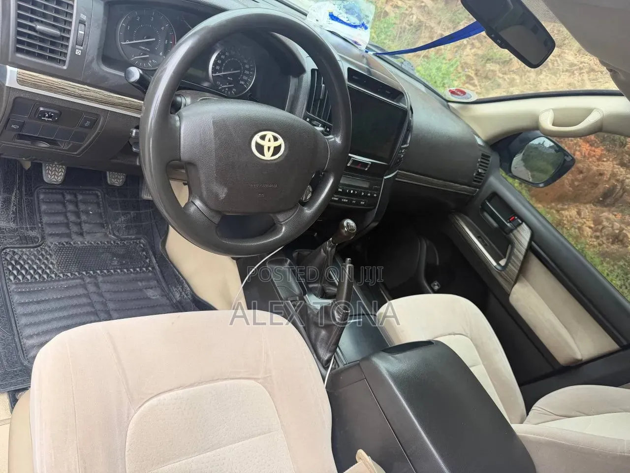 Toyota Land Cruiser 2009 White