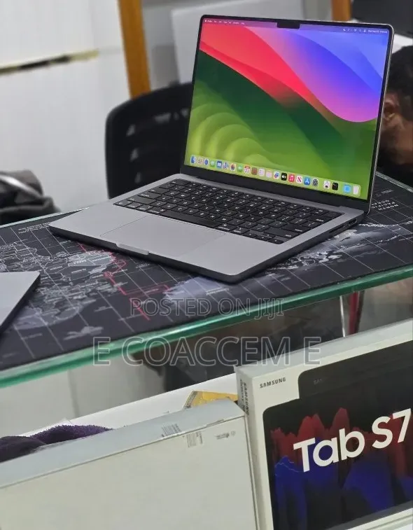 New Laptop Apple MacBook 8GB SSD 512GB