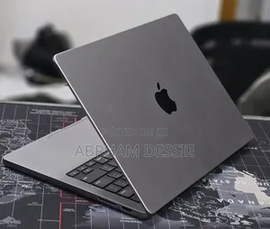 New Laptop Apple 8GB Apple M3 SSD 512GB