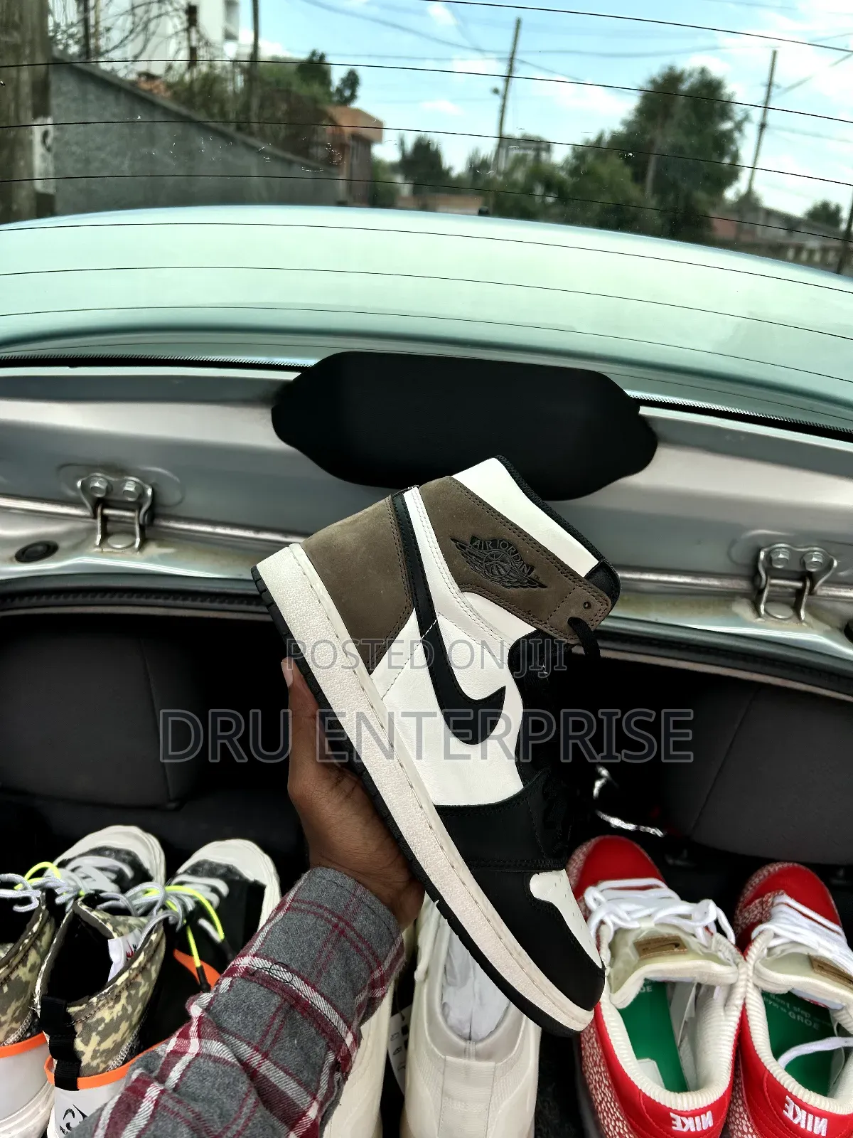 Nike Air Jordan 1 Retro High OG 'Dark Mocha' - Size 44.5