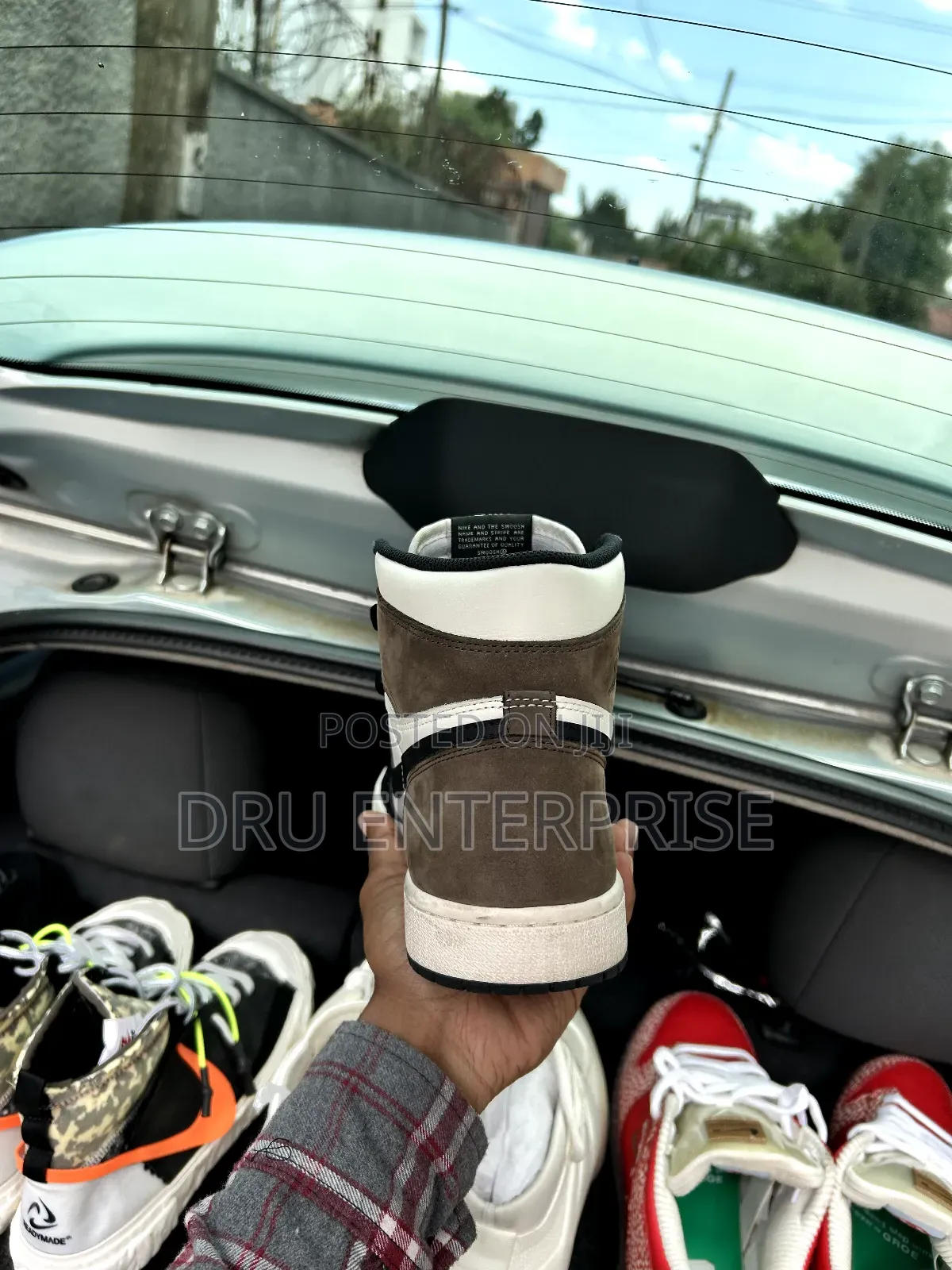 Nike Air Jordan 1 Retro High OG 'Dark Mocha' - Size 44.5