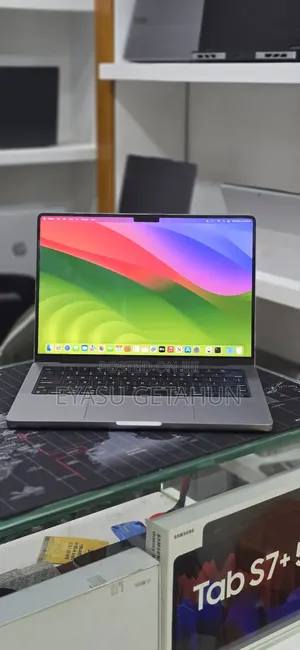 New Laptop Apple MacBook Pro 2023 M3 8GB Apple M3 Pro SSD 512GB