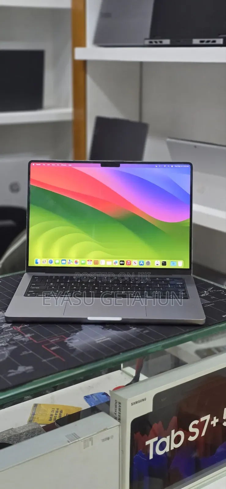 New Laptop Apple MacBook Pro 2023 M3 8GB Apple M3 Pro SSD 512GB