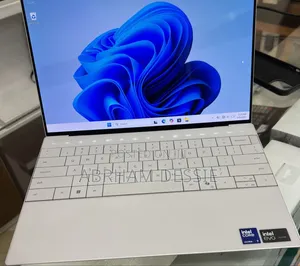 New Laptop Dell XPS 15 16GB Intel Core Ultra 7 SSD 512GB