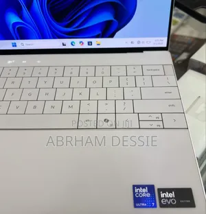 New Laptop Dell XPS 15 16GB Intel Core Ultra 7 SSD 512GB