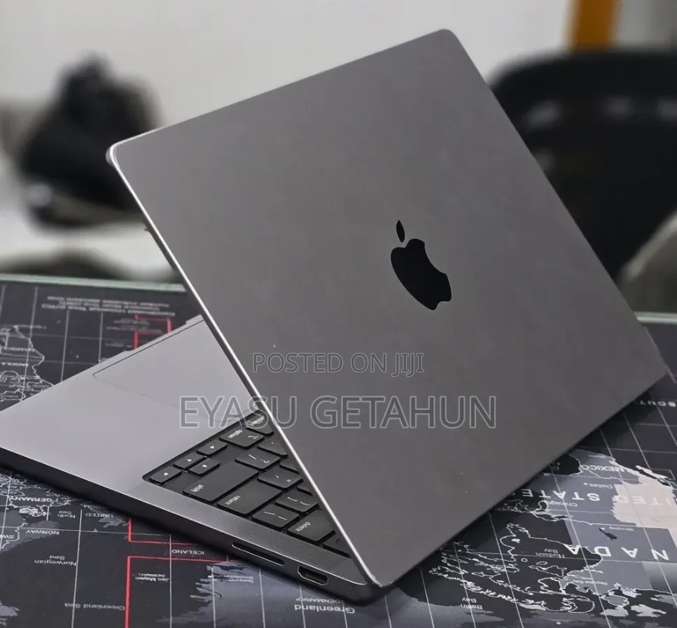 New Laptop Apple MacBook Pro 2023 M3 8GB Apple M3 Pro SSD 512GB