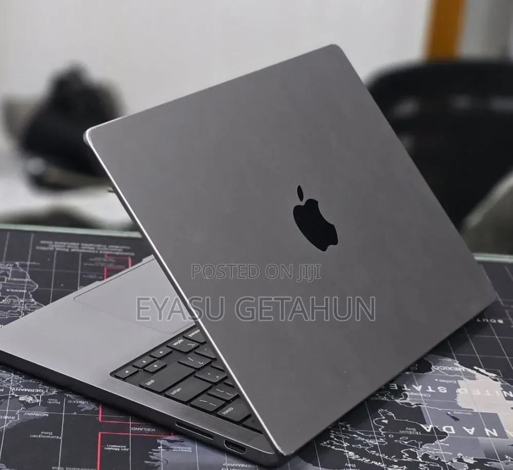 New Laptop Apple MacBook Pro 2023 M3 8GB Apple M3 Pro SSD 512GB