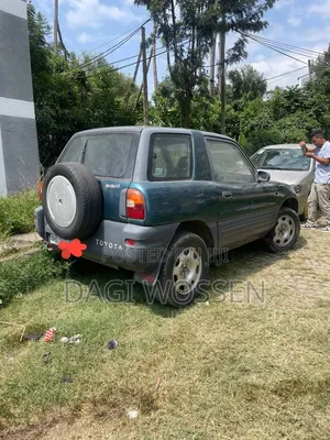 Toyota RAV4 1999 Green