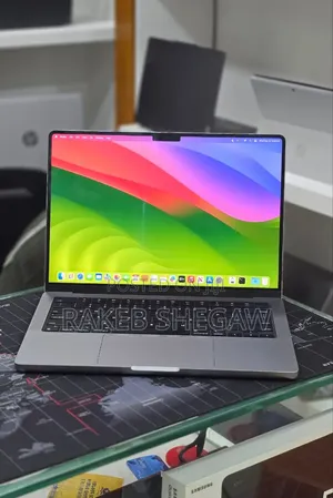 New Laptop Apple MacBook Pro 2023 M3 8GB Apple M3 Pro SSD 512GB