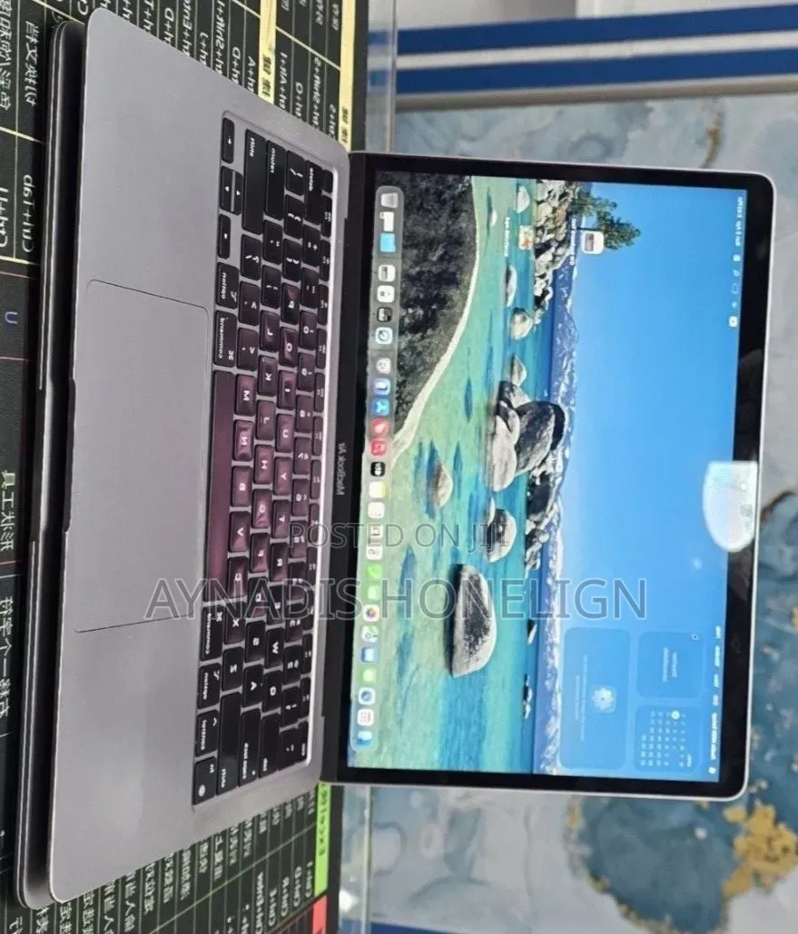 New Laptop Apple MacBook Air 2020 M1 8GB Apple M1 SSD 256GB