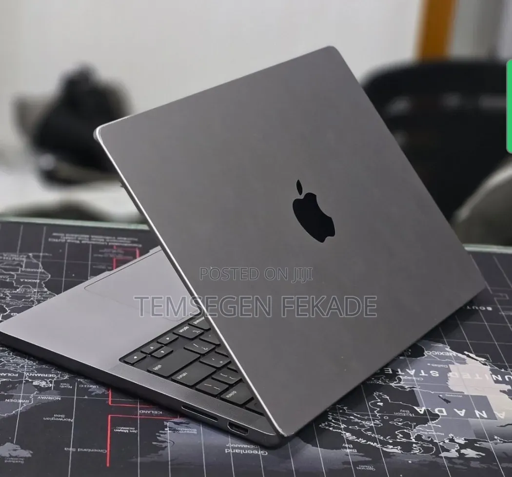 New Laptop Apple MacBook Pro 2023 M3 8GB Apple M3 Pro SSD 512GB