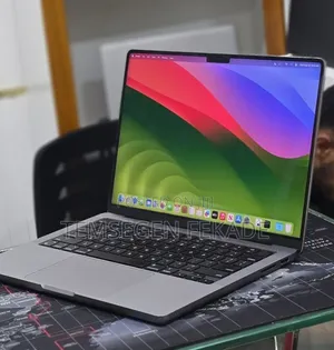 New Laptop Apple MacBook Pro 2023 M3 8GB Apple M3 Pro SSD 512GB