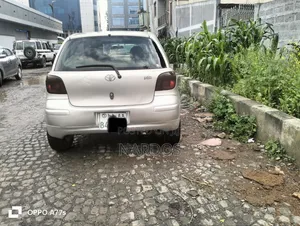 Toyota Vitz 2002 Gold