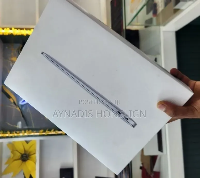 New Laptop Apple MacBook Air 2020 M1 8GB Apple M1 SSD 256GB