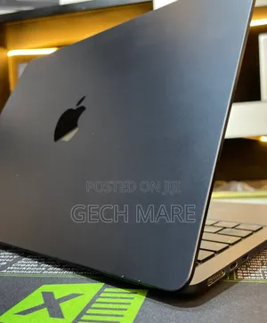 New Laptop Apple MacBook Air 2022 M2 8GB Apple M2 SSD 512GB