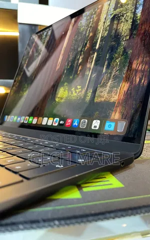 New Laptop Apple MacBook Air 2022 M2 8GB Apple M2 SSD 512GB