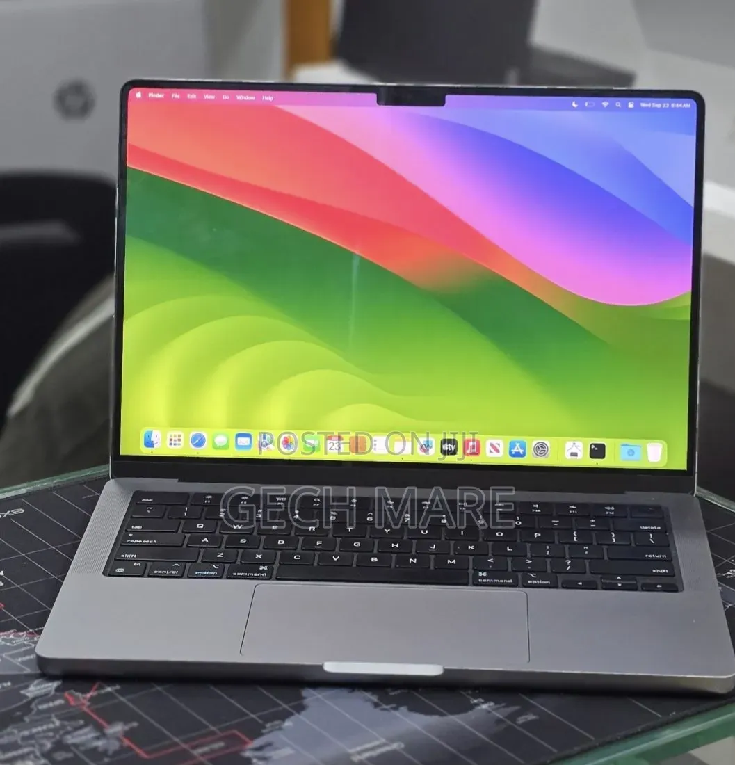 New Laptop Apple MacBook Pro 2023 M3 8GB Apple M3 Pro SSD 512GB