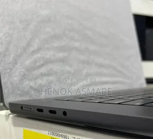 New Laptop Apple MacBook Pro 2024 M4 Max 48GB Apple M4 SSD 4T
