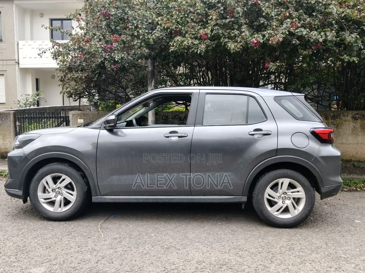 Toyota Raize 2023 Gray