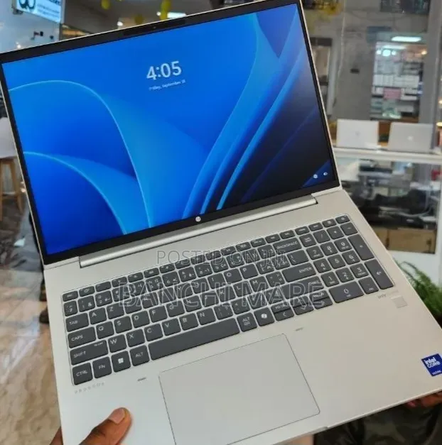 New Laptop HP ProBook 460 G11 16GB Intel Core Ultra 7 SSD 512GB