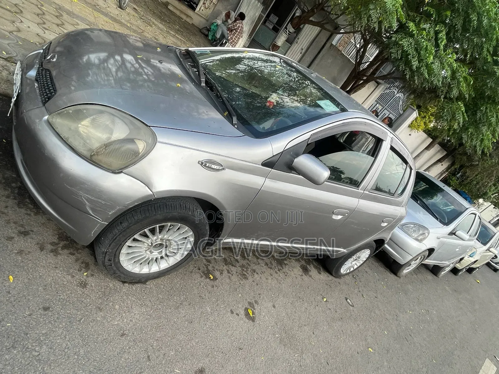 Toyota Vitz 2001 Gray