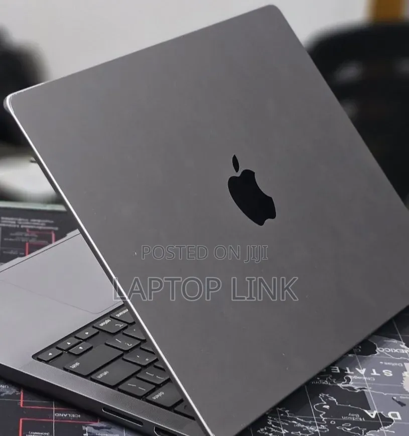 New Laptop Apple MacBook Pro 2023 M3 8GB Apple M3 Pro SSD 512GB