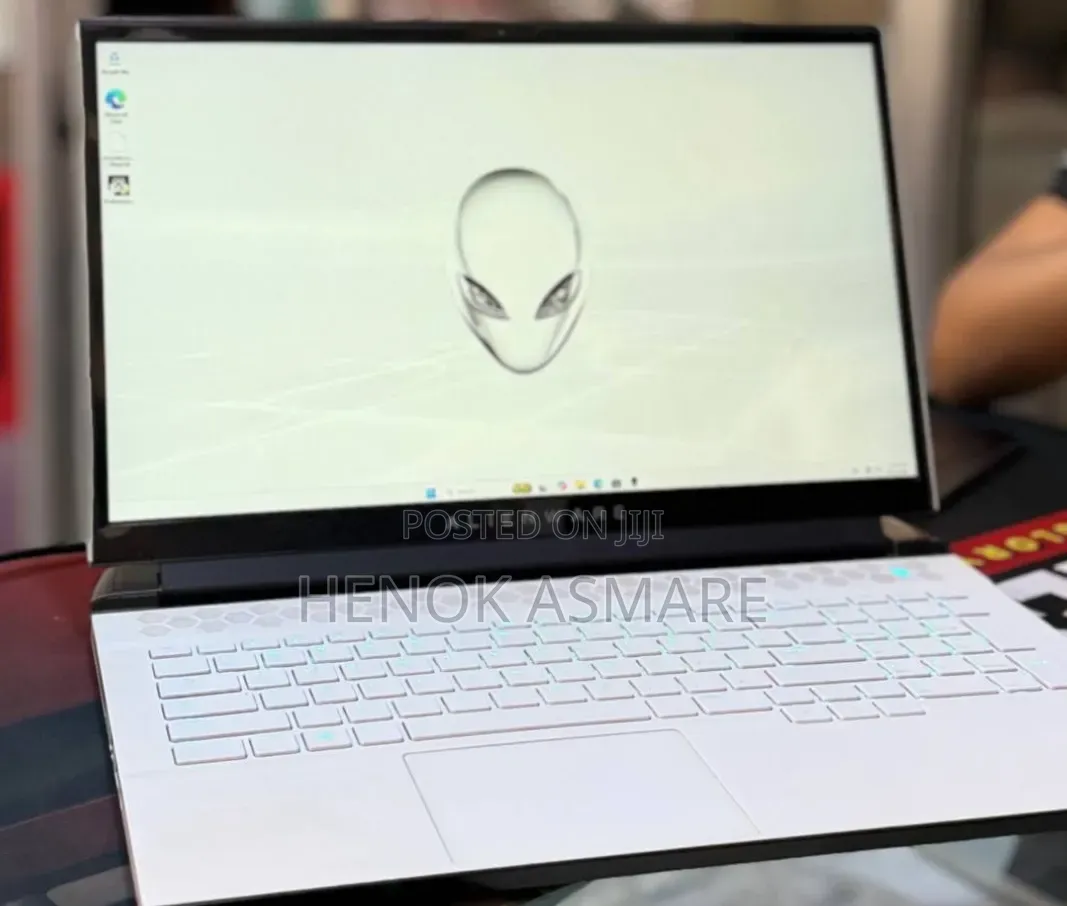 New Laptop Alienware X17 R1 16GB Intel Core i7 SSD 512GB