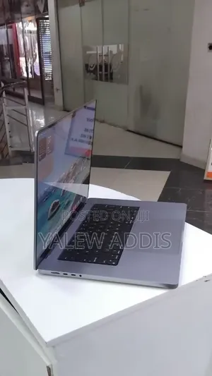 New Laptop Apple MacBook Pro 2021 M1 32GB Apple M1 SSD 1T