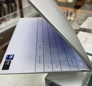 New Laptop Dell XPS 13 16GB Intel Core Ultra 7 SSD 512GB