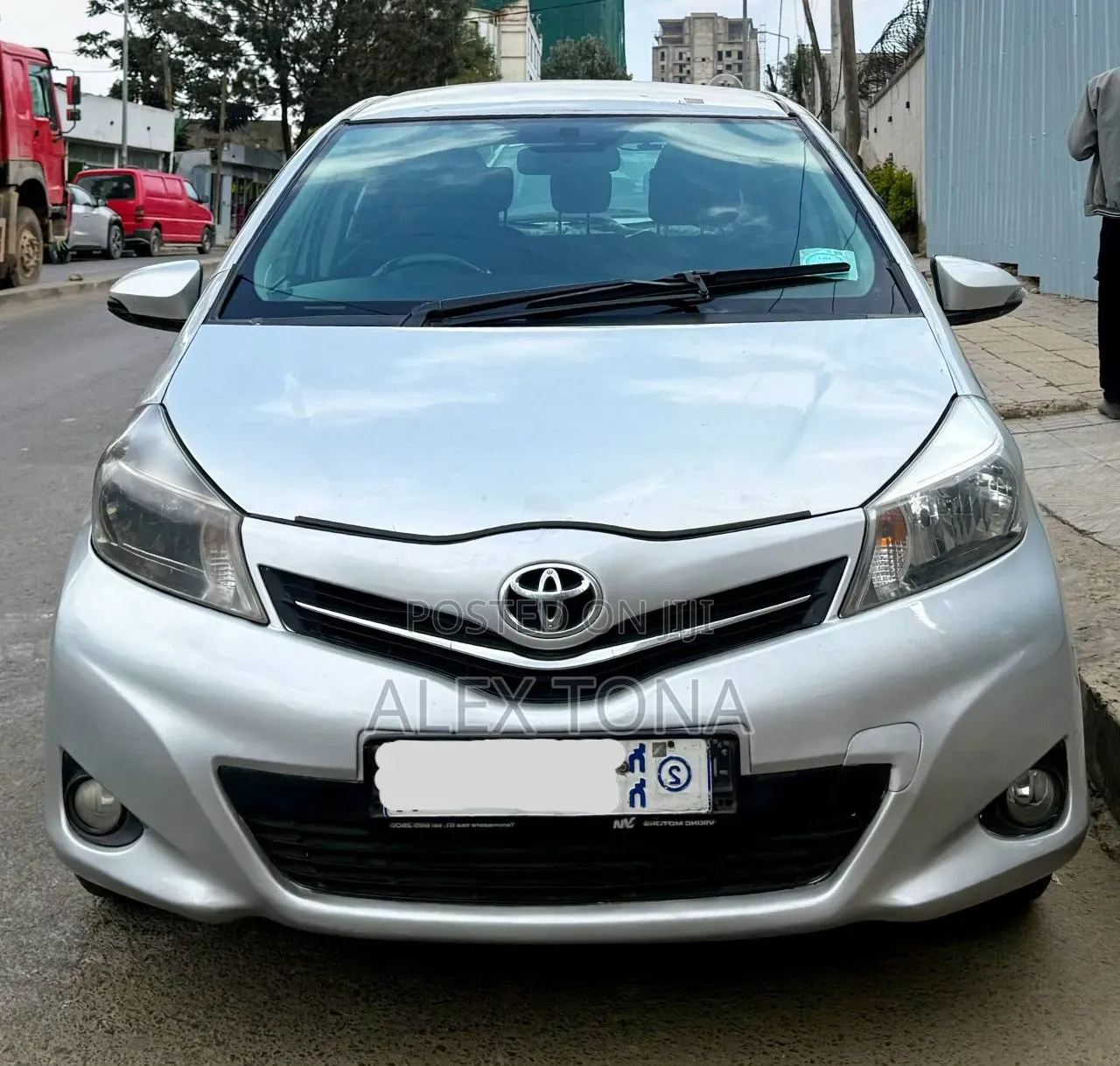 Toyota Yaris 2012 Silver
